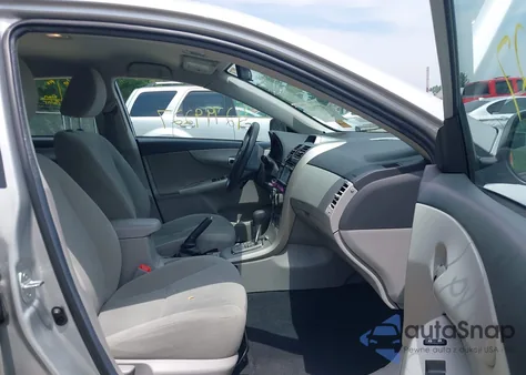 2013 Toyota Corolla Le z USA, uszkodzony, nr VIN 2T1BU4EE4DC932528